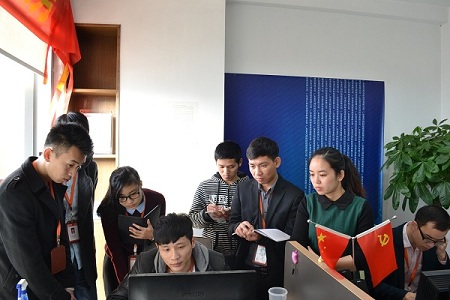 动点网络组织同事们开展为期两天的专业技能培训 动点网络组织同事们开展为期两天的专业技能培训